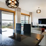 Oriente 57 By Iin - Parque Nacoes ליסבון